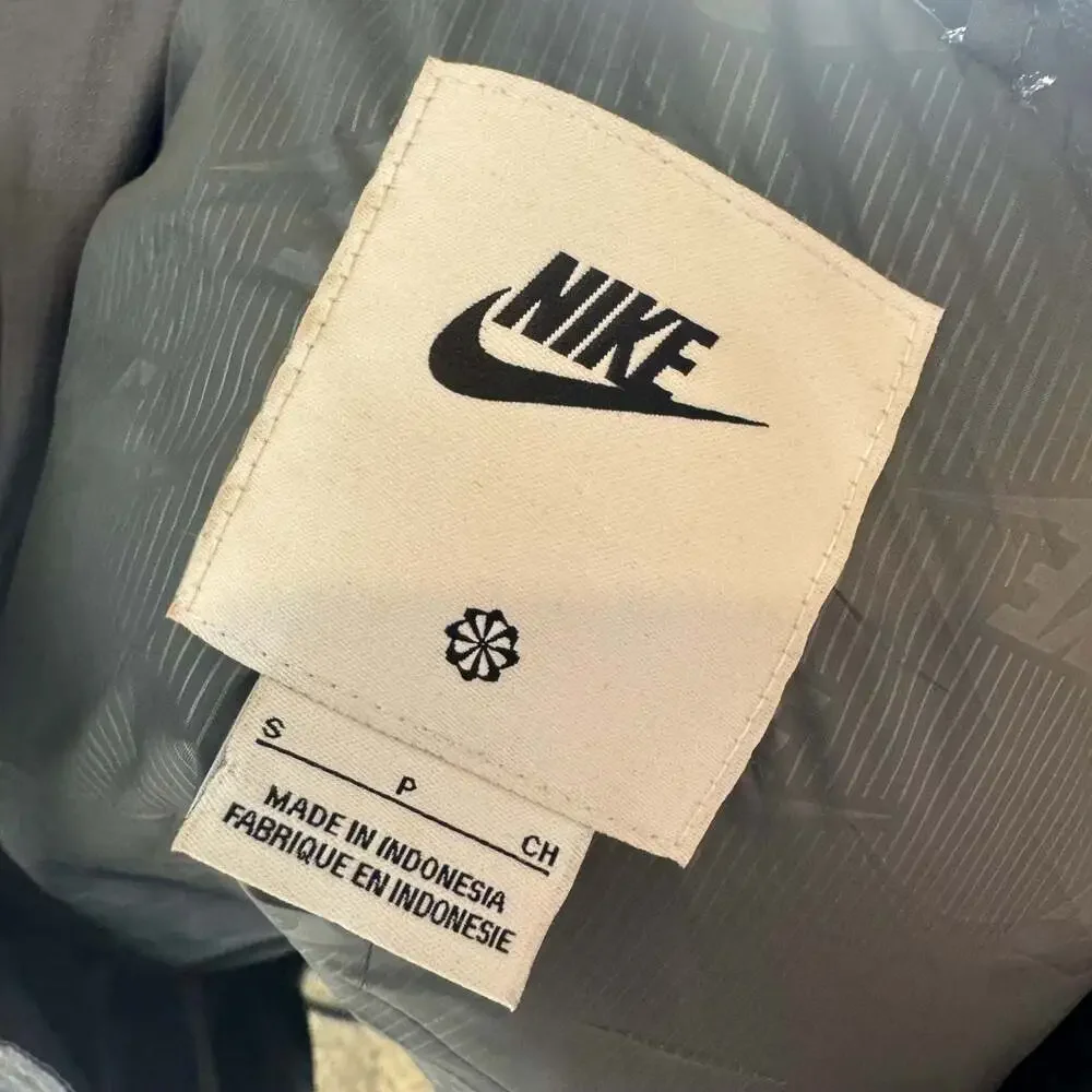 Nike sportswear club